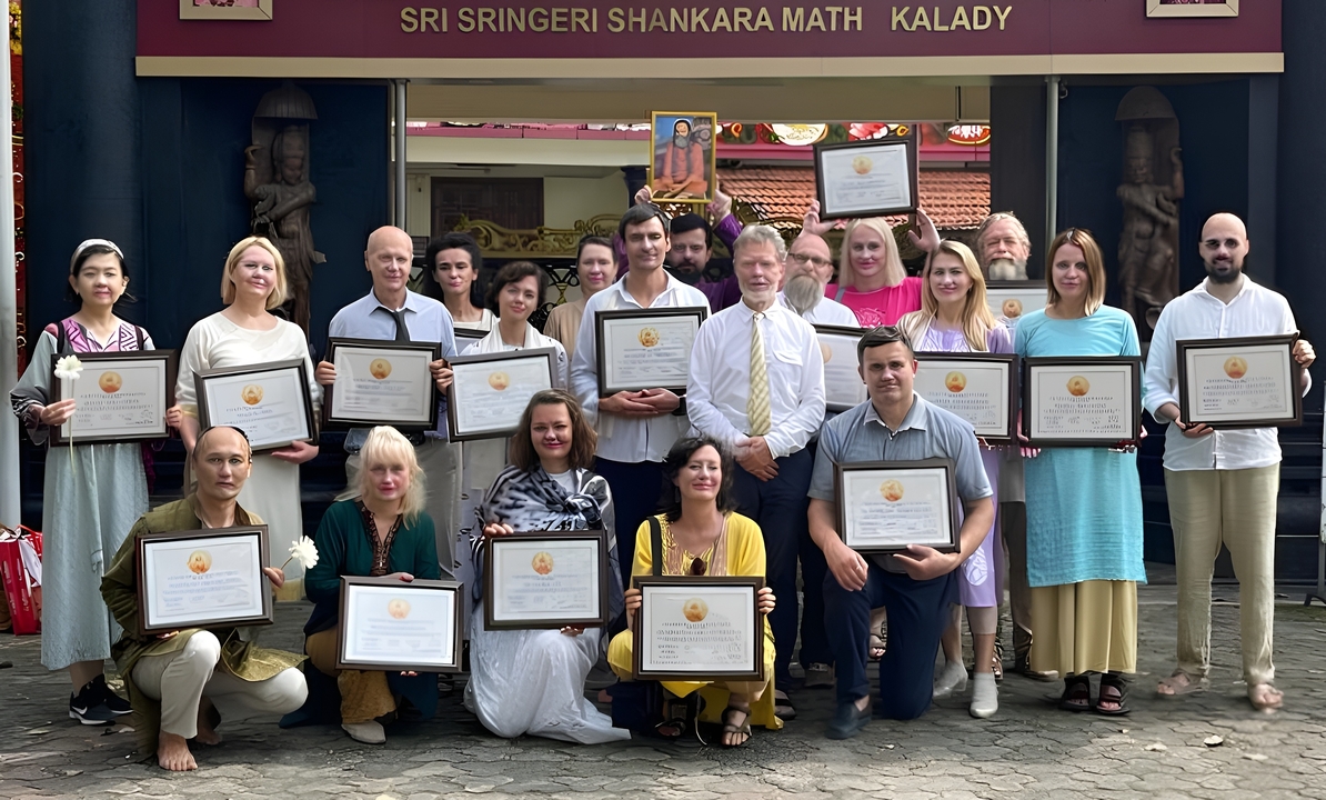 Picture of 2023 course graduates